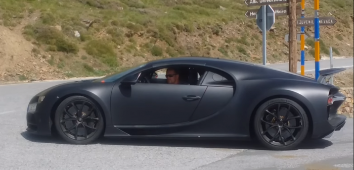 Bugatti chiron en sierra nevada. YouTube