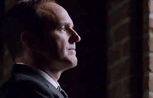 agents-of-shield-season-2-promo-coulson-and-co-live-in-the-shadows