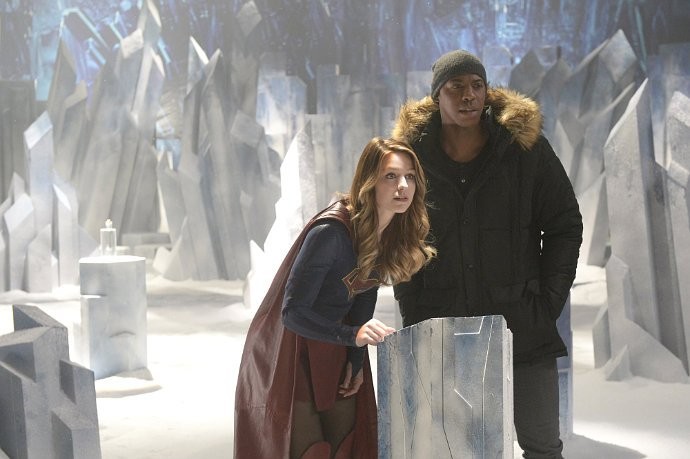 news-00094533-supergirl-in-superman-s-fortress-of-solitude-02