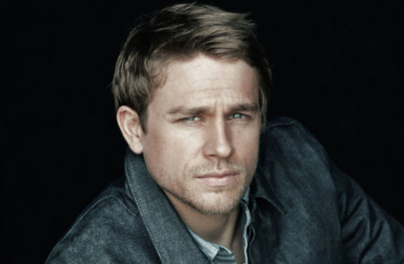 charlie-hunnam-1-696x454