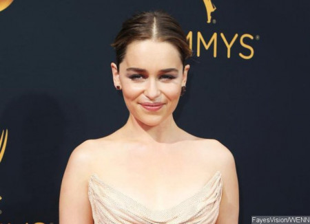 emilia-clarke-finally-dyes-her-hair-blonde-for-game-of-thrones-final-season