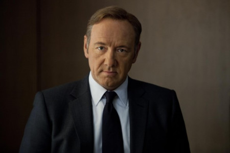 house-of-cards-kevin-spacey-in-un-episodio-della-serie-334493-590x393