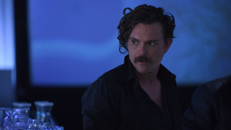 lethal_weapon_s02e16_clayne_crawford_still